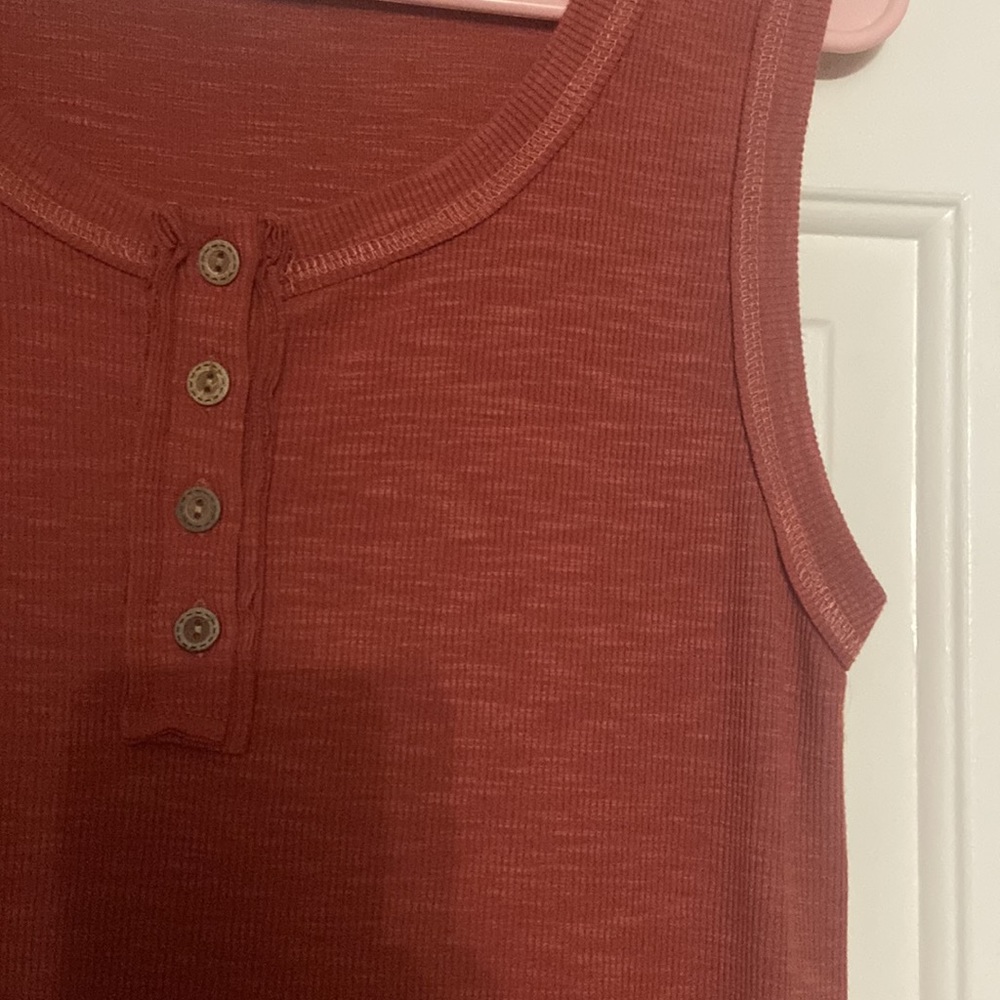 Tank top - Picture 3 of 4